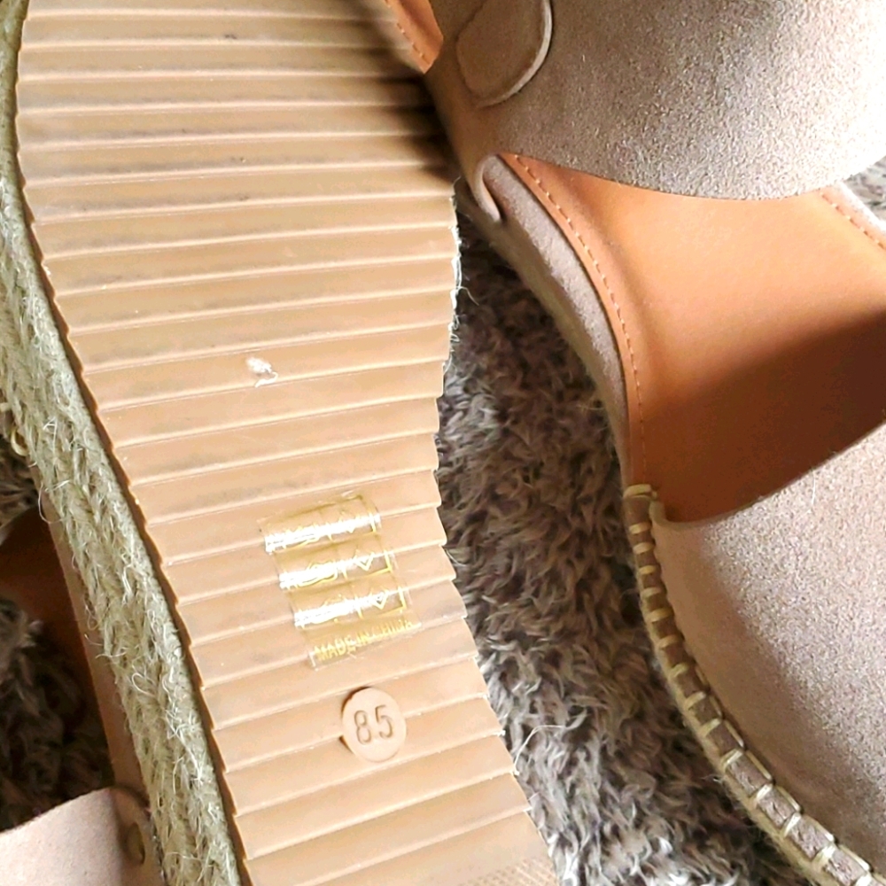 Sandals - Picture 4 of 4